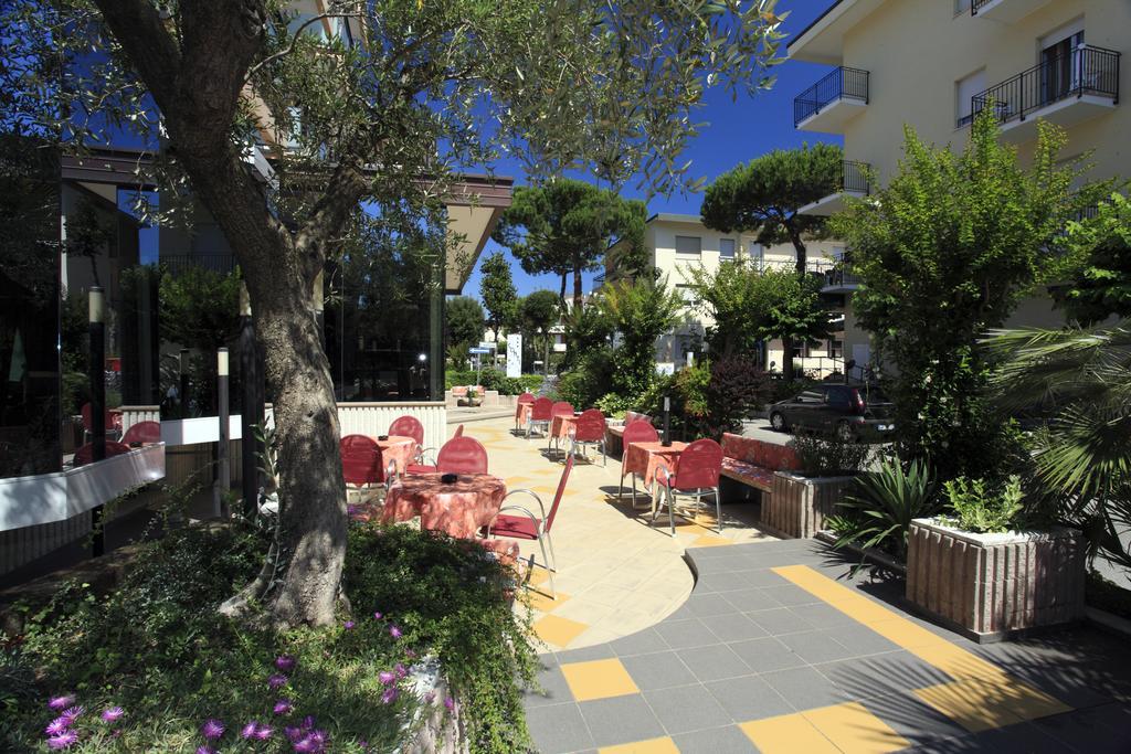 Hotel Conti Rimini Extérieur photo