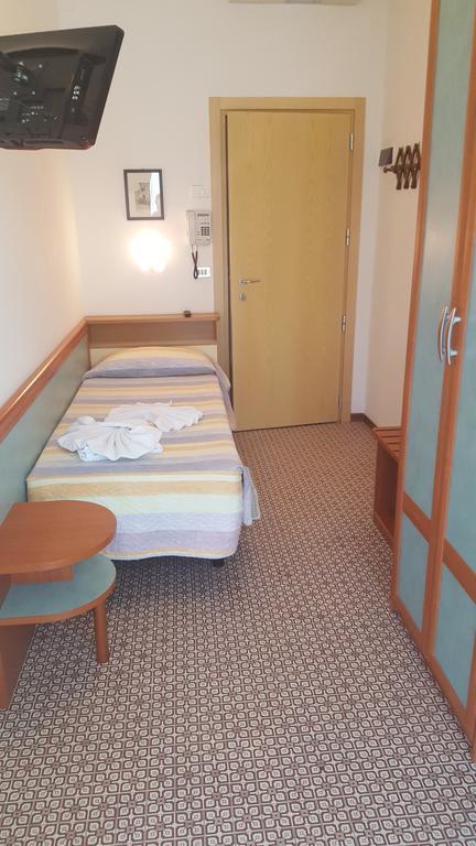 Hotel Conti Rimini Chambre photo